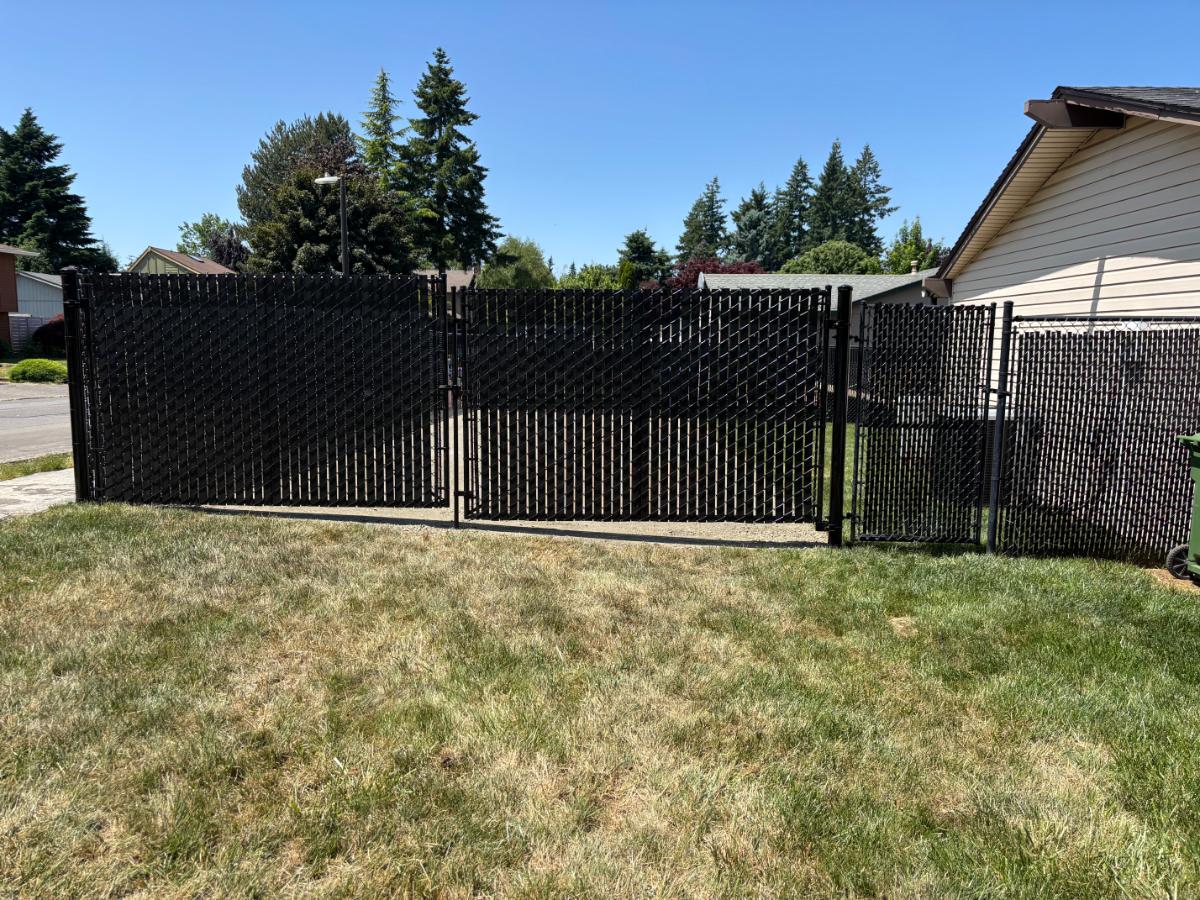 Black Chain Link w_ Black privacy slats H&G Roof Cleaning